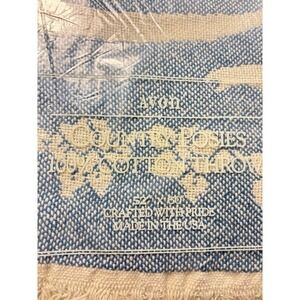 Avon Country Posies 100 % Cotton Throw 52 X 60 Blue And White Vtg New Old Stock